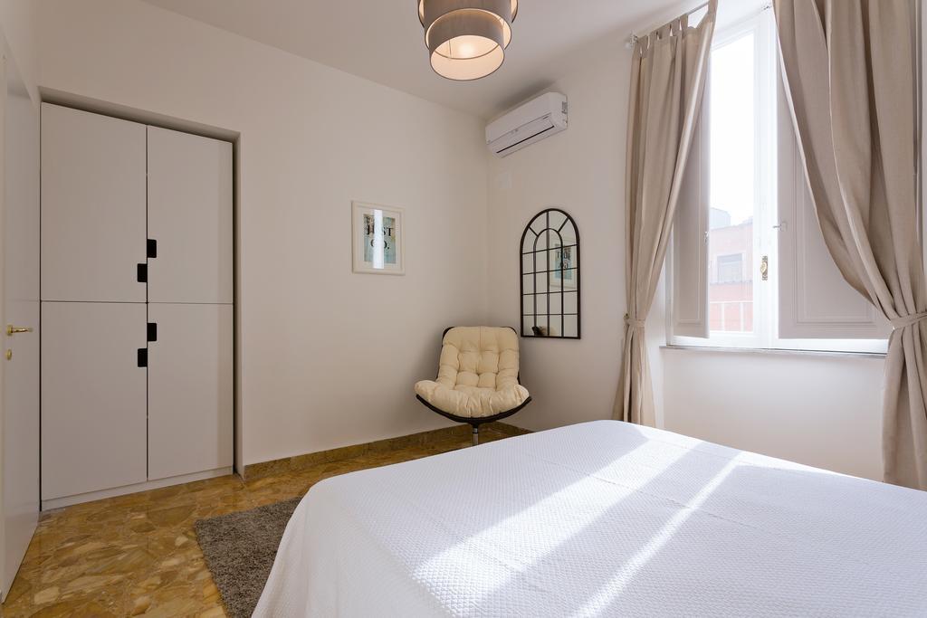 Townhouse By The Spanish Steps Rom Rum bild